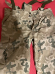 Vojaške hlače z naramnicam št 52