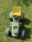 električni traktor Peg perego s polnilno baterijo