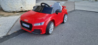 Električno vozilo – auto na baterije za otroke Audi TT RS Roadster