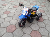 Otroški motor na akumulator