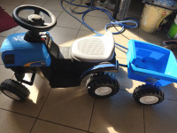 Otroški traktor na baterije