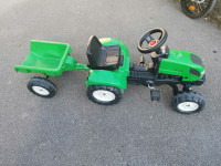 Otroški traktor-poganjalec