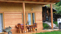 Vrtna garnitura: miza, klopi, 2 stola bor