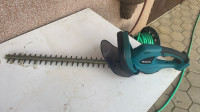 Makita baterijski obrezovalnik DUH523