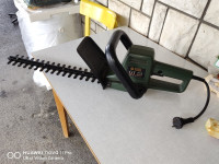 Škarje za živo mejo Black & Decker GT 221