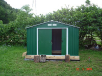 PRODAM KOVINSKO  VRTNO UTO