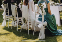 Izposoja belih stolov za poroko