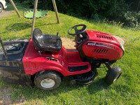 Vrtni traktor mtd
