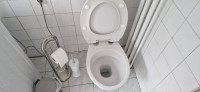 wc školjka, deska, držalo za wc papir