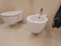 WC školjka in bide Catalano