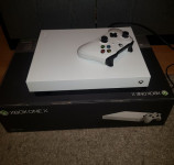 Xbox ONE Series X + 4 igre + kontroler