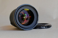 Objektiv Nikon Nikkor 12-24mm f /4.0, zelo lepo ohranjen
