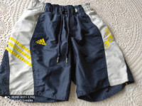 Kvalitetne fantovske športne kratke hlače ADIDAS, št. XS (128-140)