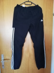 adidas hlače, - podložene,15 €, dolžina 75 cm, širina pasa 69 cm