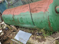 2000 litrski zalogovnik prodam za 600€.