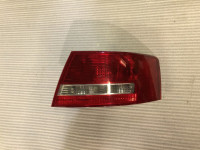 A6 zadnja desna luč AUDI zadaj desno limuzina 2004-2008