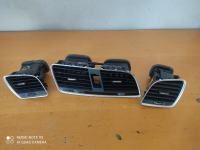 Audi Q3 zračnik reže plastika armatura