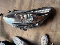 Desni žaromet Ford s-max ii led 90076297