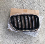 e53 X5 sprednja desna ledvička BMW desno maska grill 2003-2007