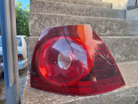 Golf 5 zad.Desna luč