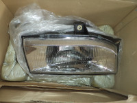 HYUNDAI PONNY LUČ  PREDNJA NOVA CENA: 100 EUR OD L.90-94