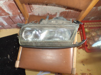 NISSAN PRIMERA LUČ PREDNJA DESNA Z LETVICO CENA 59 EUR SEVNICA L 90-96