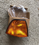 SMEROKAZ SPREDNJI DESNI SMERNIK BMW 3 E36 žmigavec