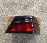 w124 E-razred zadnja desna luč MERCEDES desno zadaj 2210451