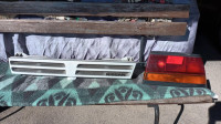 Zadnja desna luč in maska za Nissan Sunny