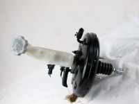 SERVO OJACEVALNIK ZAVOR S PUMPO OEM N. 591101W050 ORIGINAL REZERVNI DE