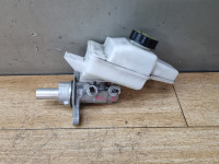 Toyota Yaris 4 2020- 1.5 HIBRID GLAVNI ZAVORNI CILINDER 853560