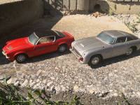 ASTON MARTIN,starinski kovinski avtomobil,plehnata kosa,Camaro