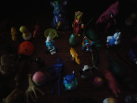 Figurice, Kinder in druge.