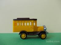 Kinder figurice - igrače - star šolski avtobus (1992)