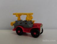 Kinder figurica gasilski avtomobilček