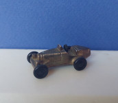 KINDER KOVINSKA FIGURICA AVTOMOBILČEK - FORMULA