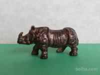 Kinder kovinska figurica nosorog - barve baker