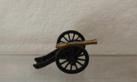 KINDER KOVINSKA FIGURICA TOP