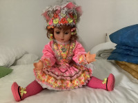Lutka v narodni noši z otoka Suska.