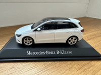 Mercedes-Benz - B razred  (2018), polarno bela - 1:43 Daimler AG