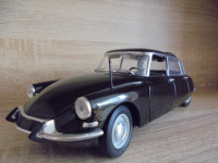 MODEL CITROEN DS19 (1963) 1:18 SOLIDO