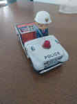 Star plehnat policiski avto iz Japonske