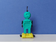STARA KINDER FIGURICA - ROBOT