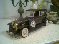 Radio v obliki avtomobila 'Lincoln Model L Convertible 1928'