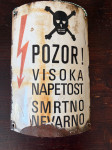 Email tabla visoka napetost