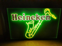 Heineken neonska svetlobna reklama