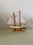 Model ladijca lesena