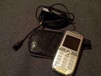 SONY ERICSSON K3001 Z POLNILCEM IN ETUIJEM
