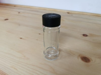 Kozarec za začimbe 100 ml z pokrovčkom