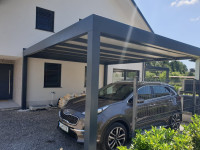 Kovinski nadstrešek za avtomobile ali teraso
